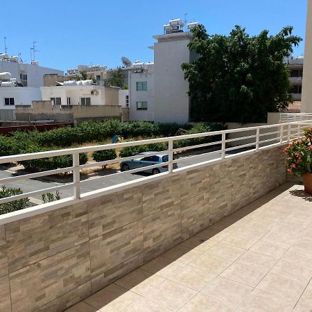 Appartement Holiday City Center à Larnaca Extérieur photo