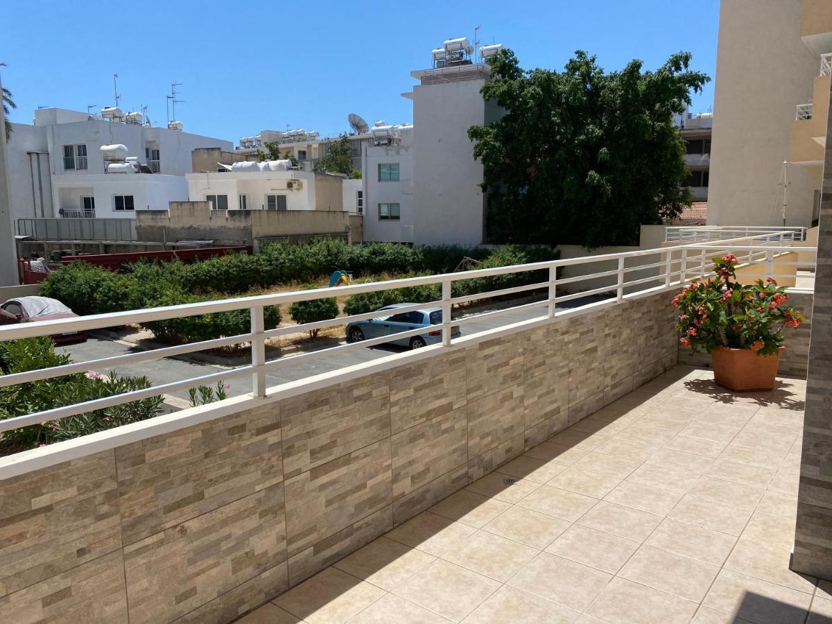 Appartement Holiday City Center à Larnaca Extérieur photo