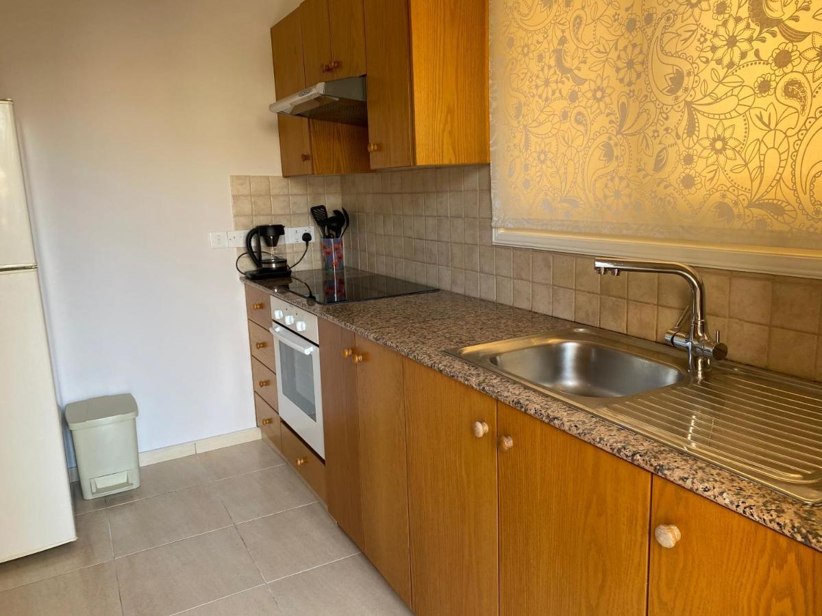 Appartement Holiday City Center à Larnaca Extérieur photo