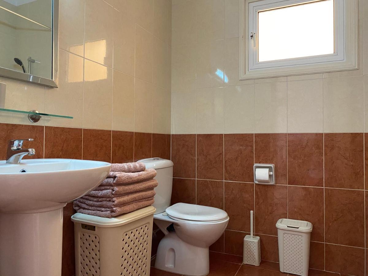 Appartement Holiday City Center à Larnaca Extérieur photo
