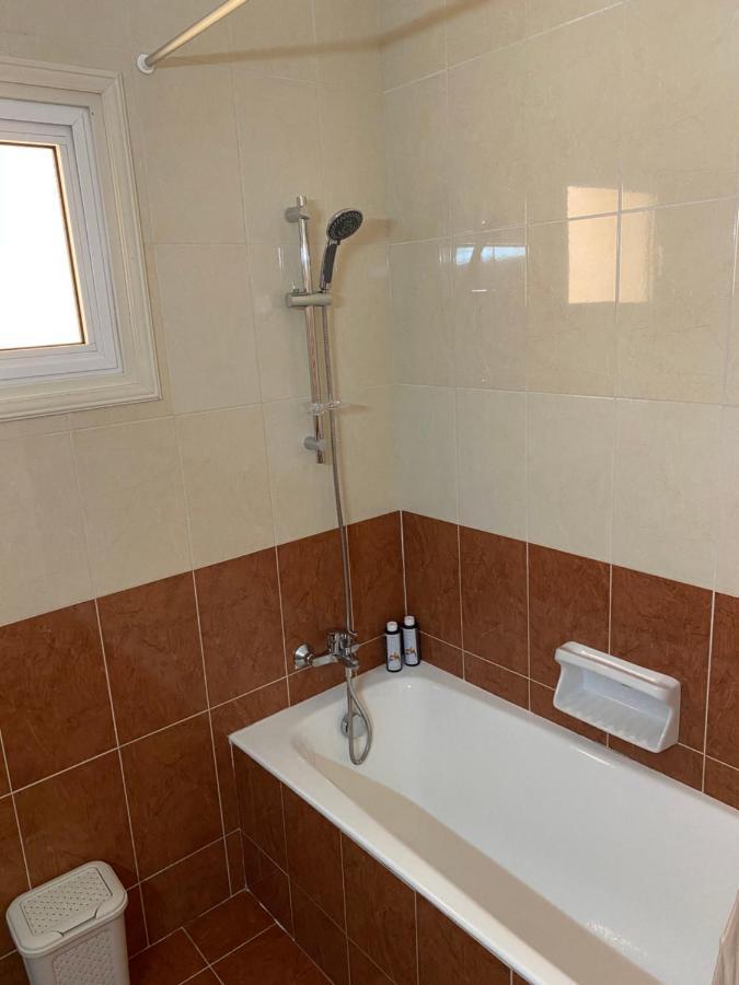 Appartement Holiday City Center à Larnaca Extérieur photo