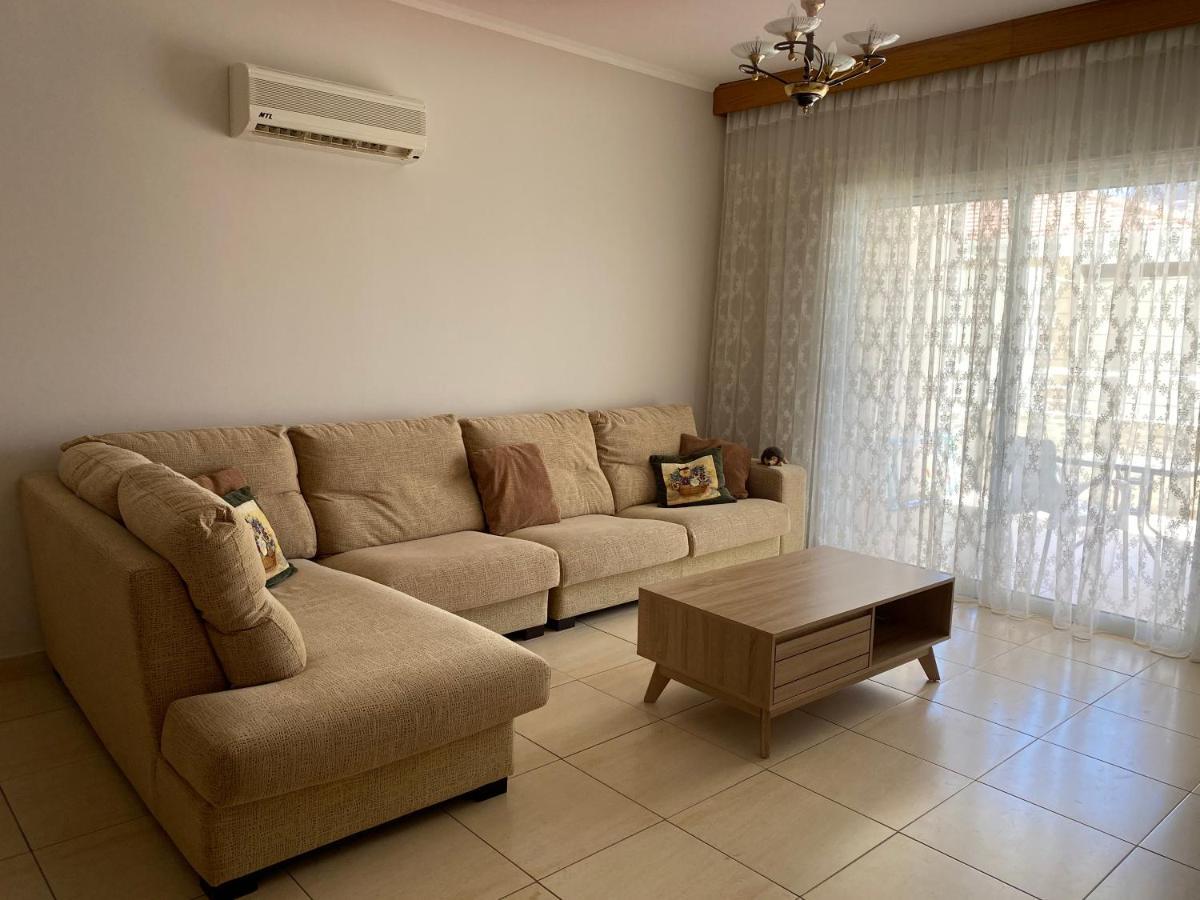 Appartement Holiday City Center à Larnaca Extérieur photo