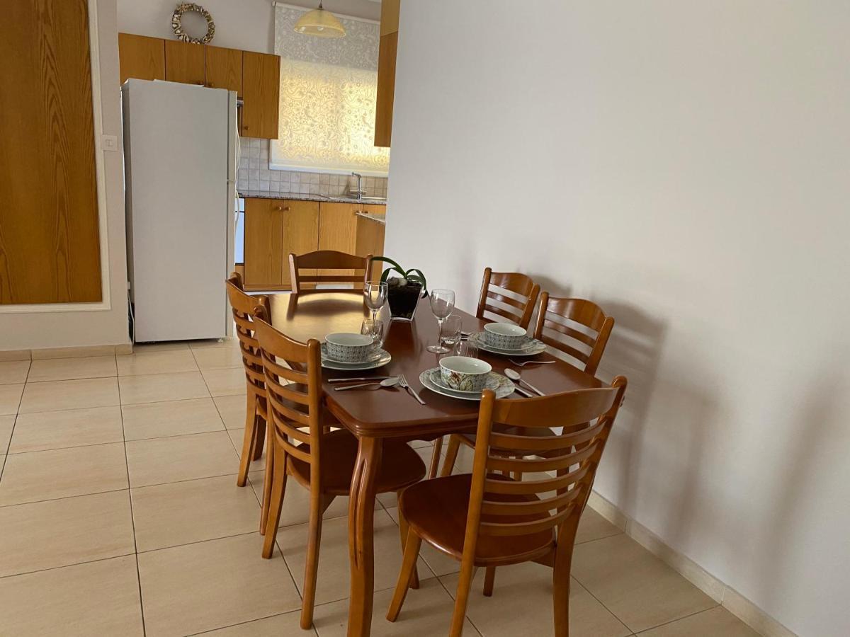 Appartement Holiday City Center à Larnaca Extérieur photo