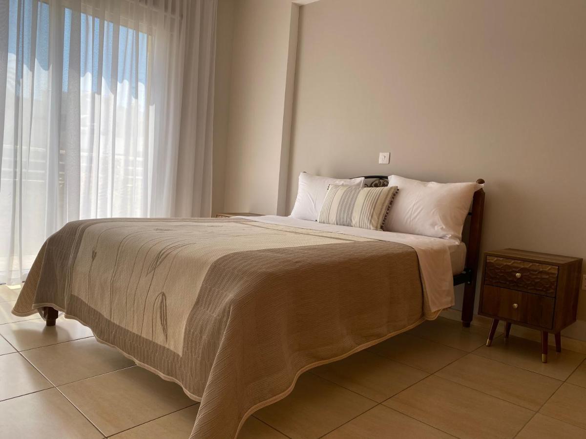 Appartement Holiday City Center à Larnaca Extérieur photo
